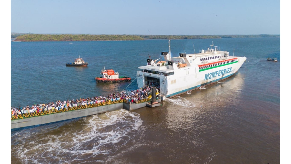 मुख्यमंत्री देवेंद्र फडणवीस आfण मंत्री fनतेश राणे यांच्या नेतृत्वात महाराष्ट्रात जलवाहतूक क्रांती-PNN
